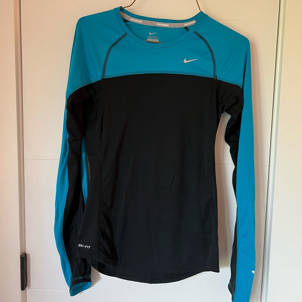 Nike running top